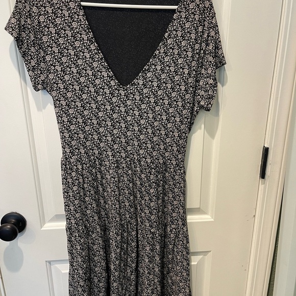 Lucky Brand Dresses & Skirts - Lucky Brand Floral Black and White Dress size medium 0010
